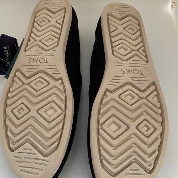 New Toms Embroidered Butterfly Flats - Picture 2 of 6